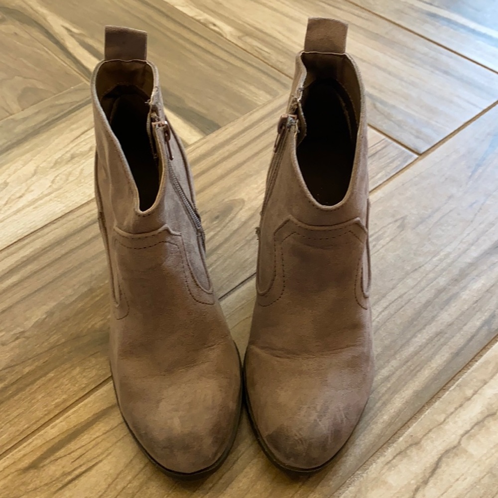 Heeled booties